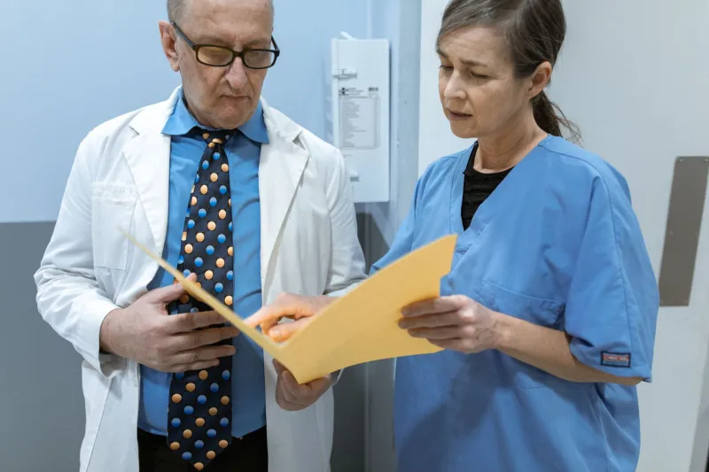 Why Physicians Keep Prescribing Prednisolone When Newer Options Exist: What the Evidence Actually Shows